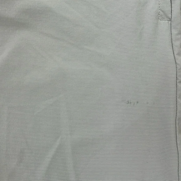 Travis Mathew Men’s shorts - Picture 5 of 6